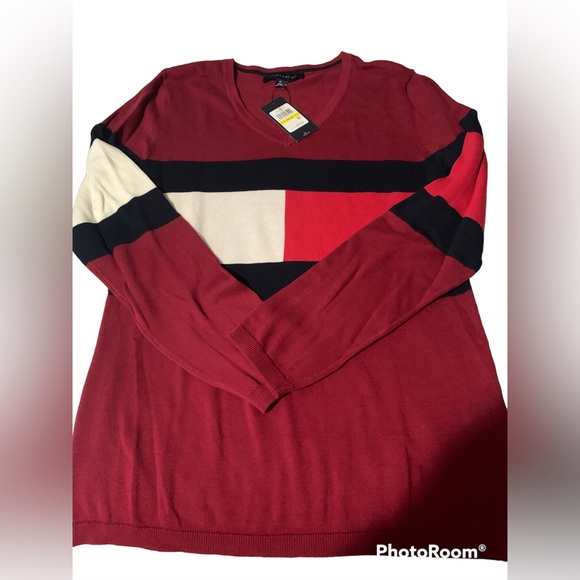 Tommy Hilfiger lightweight knit sweater. NWT size medium. - Picture 2 of 3